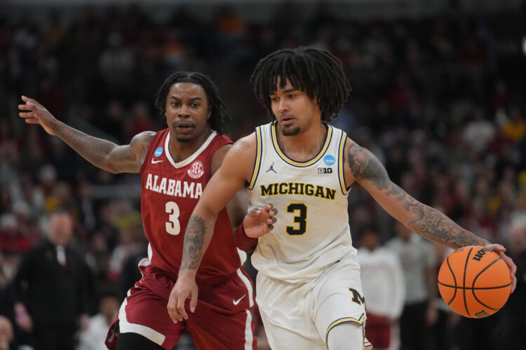 Top-seeded Michigan beats Alabama in Sweet 16